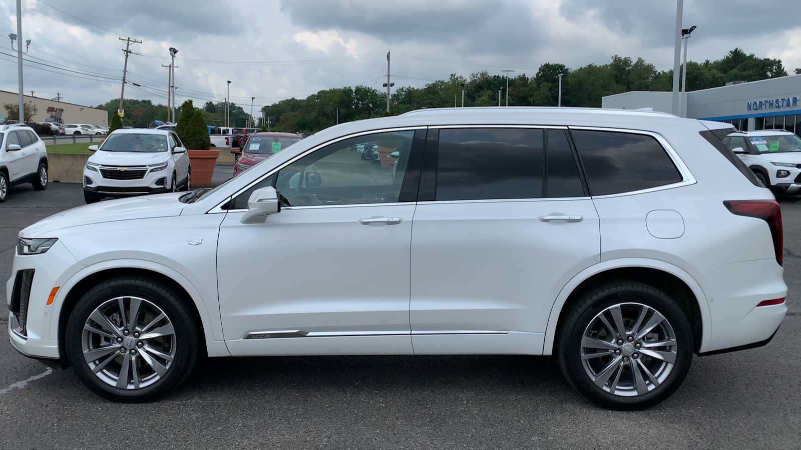 Certified 2024 Cadillac XT6 Premium Luxury w/ Technology Package AWD/4WD image 5