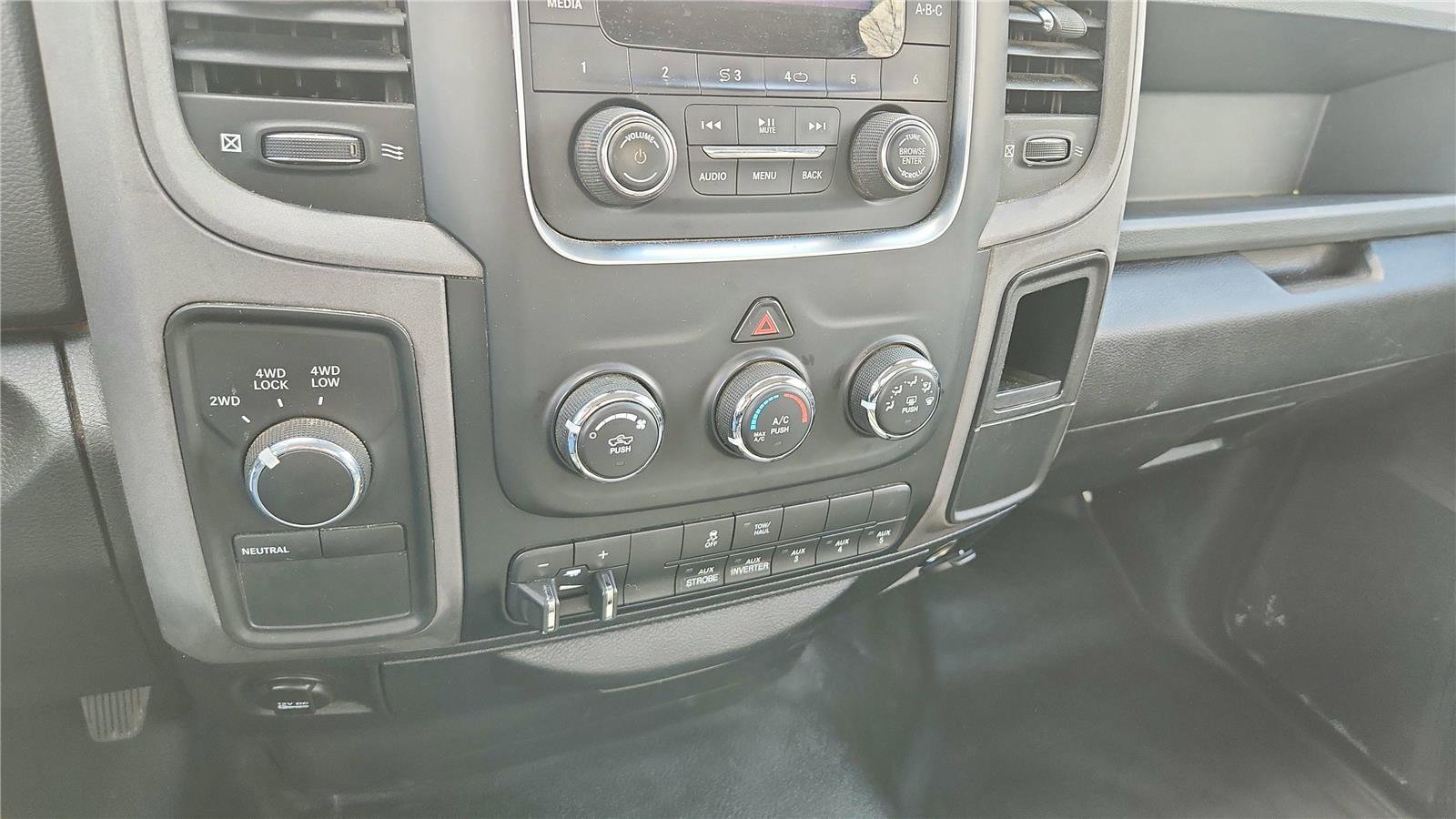 Used 2016 RAM 2500 Tradesman w/ Power & Remote Entry Group image 25