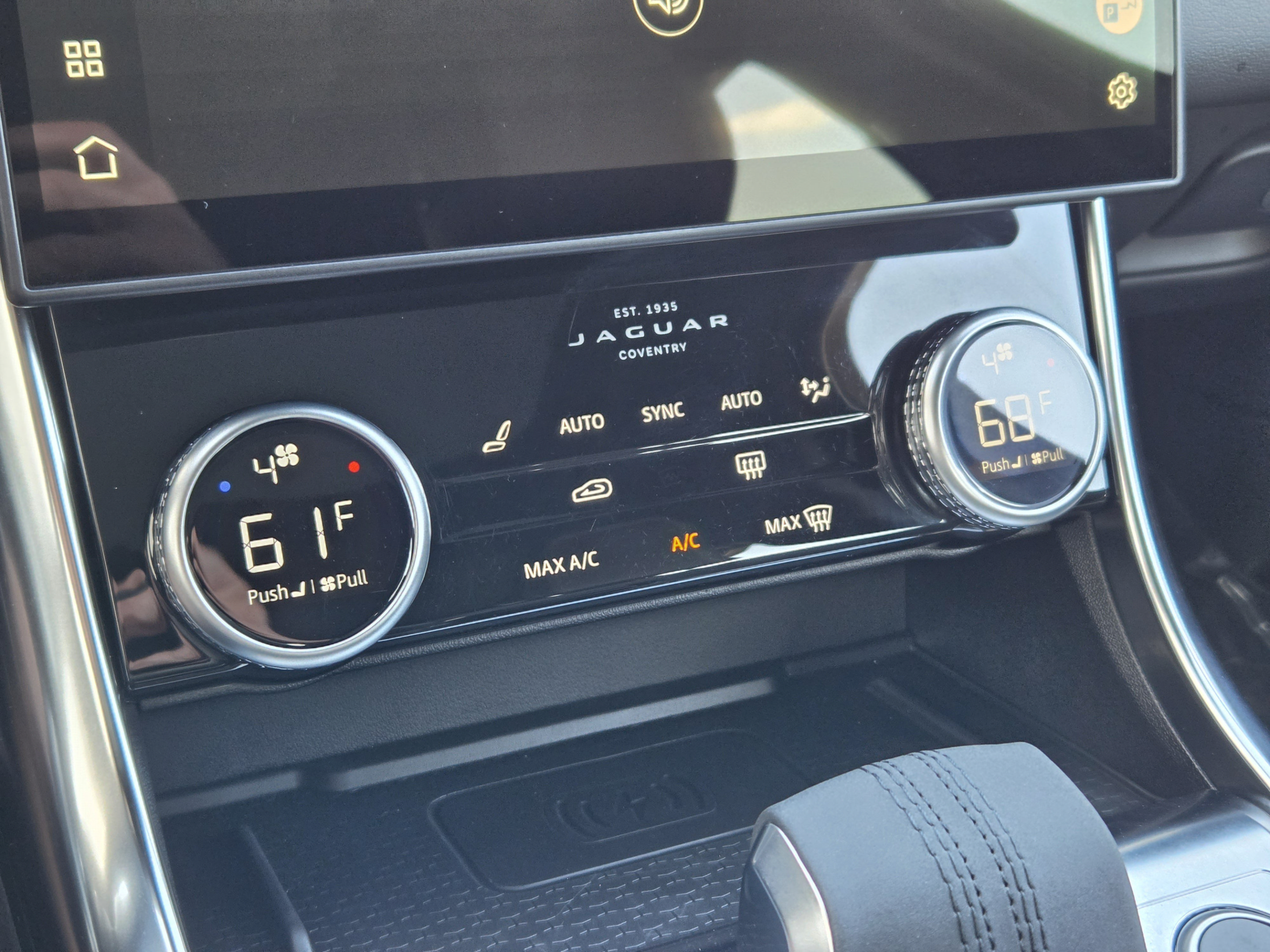 Certified 2024 Jaguar XF R-Dynamic SE AWD/4WD image 15