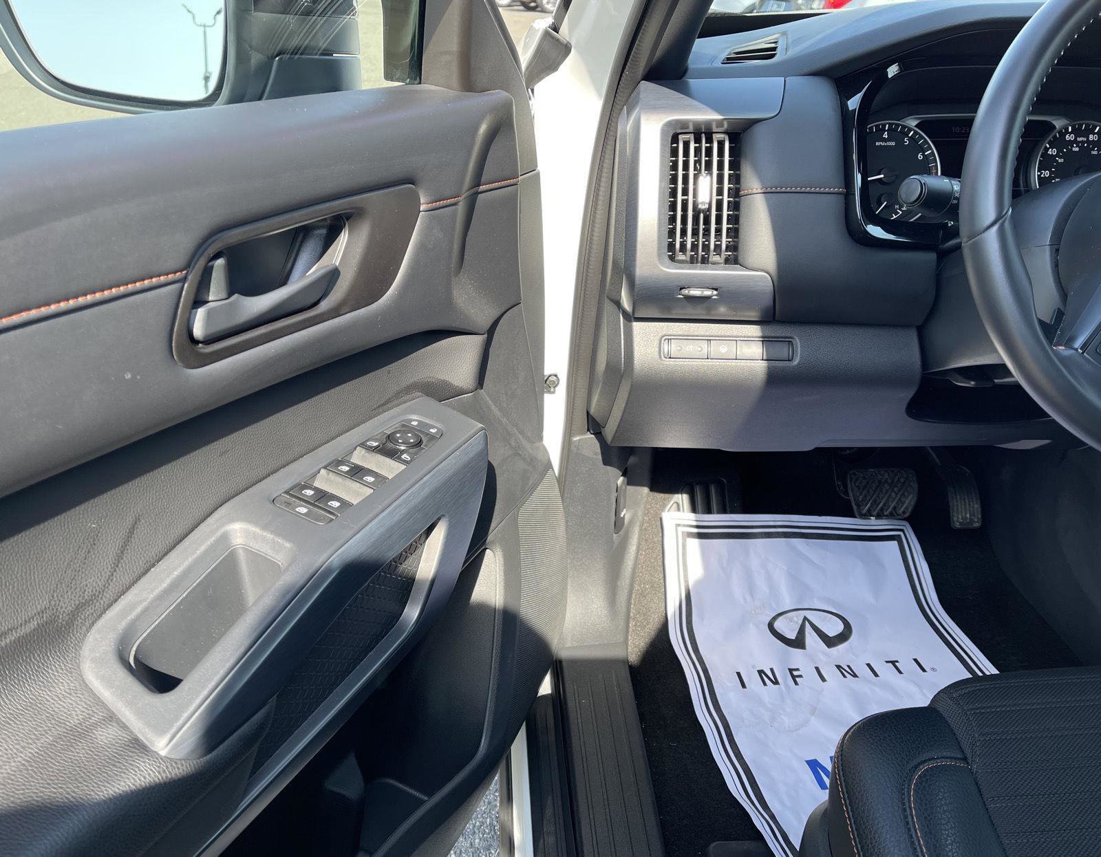 Used 2024 Nissan Pathfinder Rock Creek image 2