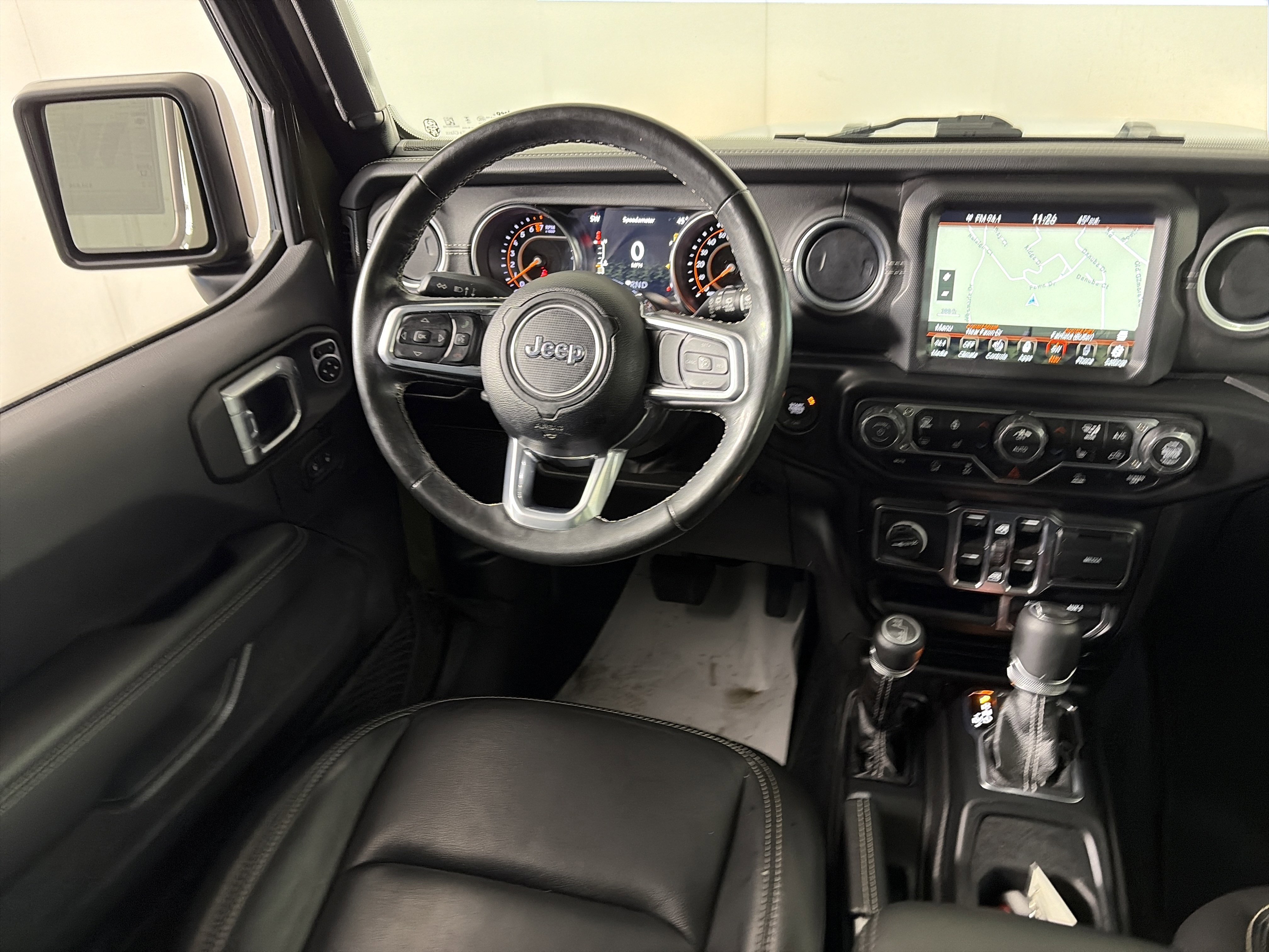 Used 2022 Jeep Wrangler Unlimited Sahara w/ Cold Weather Group image 30