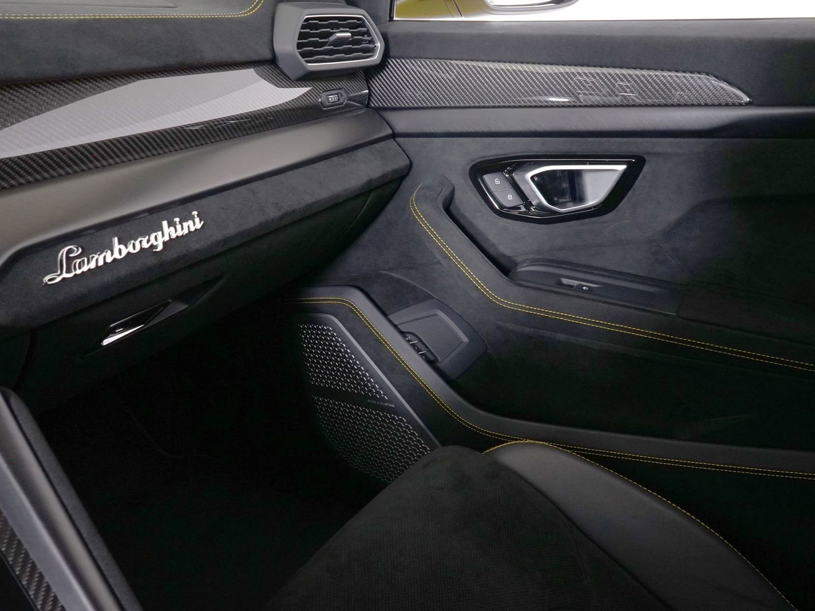 Used 2024 Lamborghini Urus Performante image 23