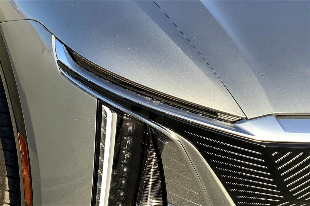 New 2025 Cadillac Lyriq Luxury image 14