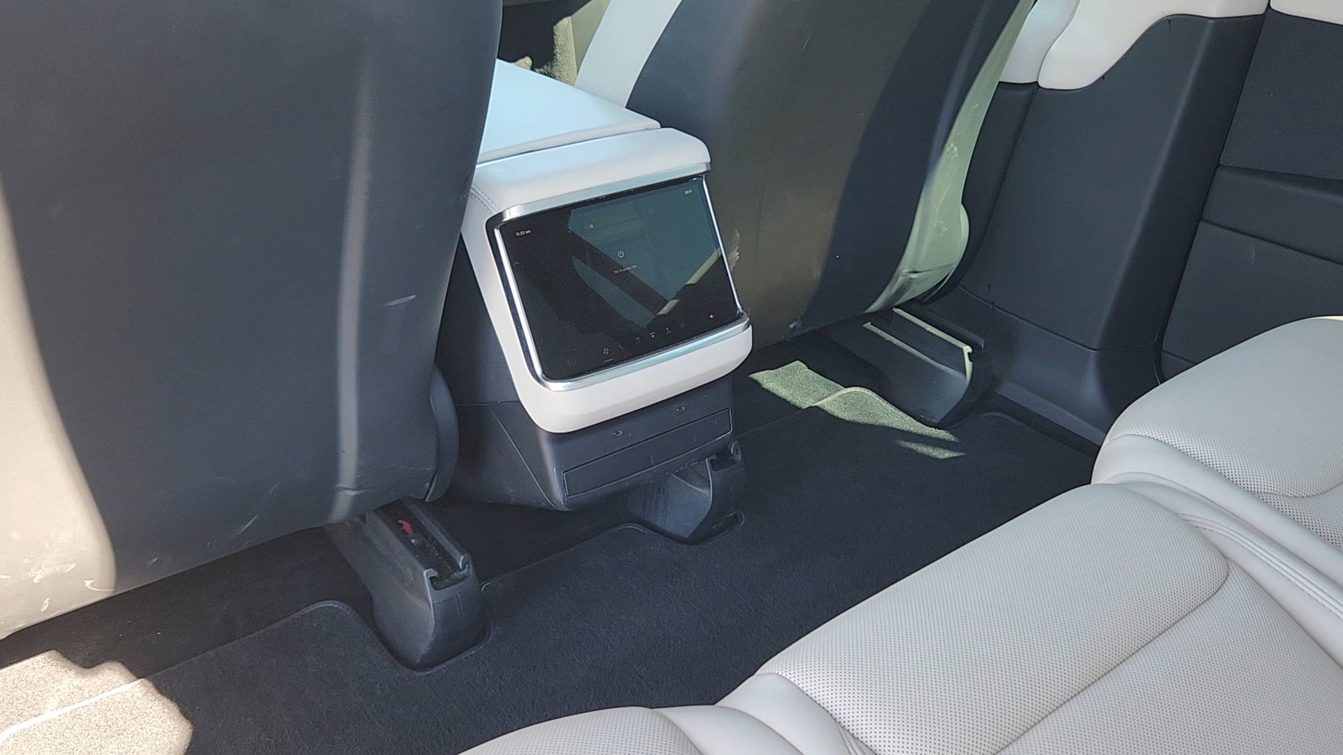 Used 2025 Tesla Model X image 18