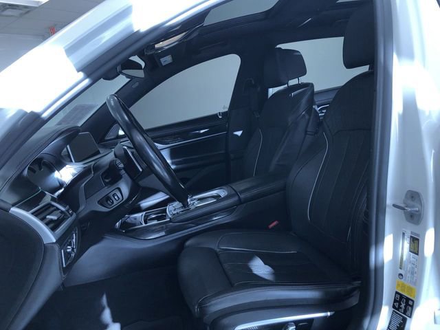 Used 2016 BMW 750i xDrive image 18