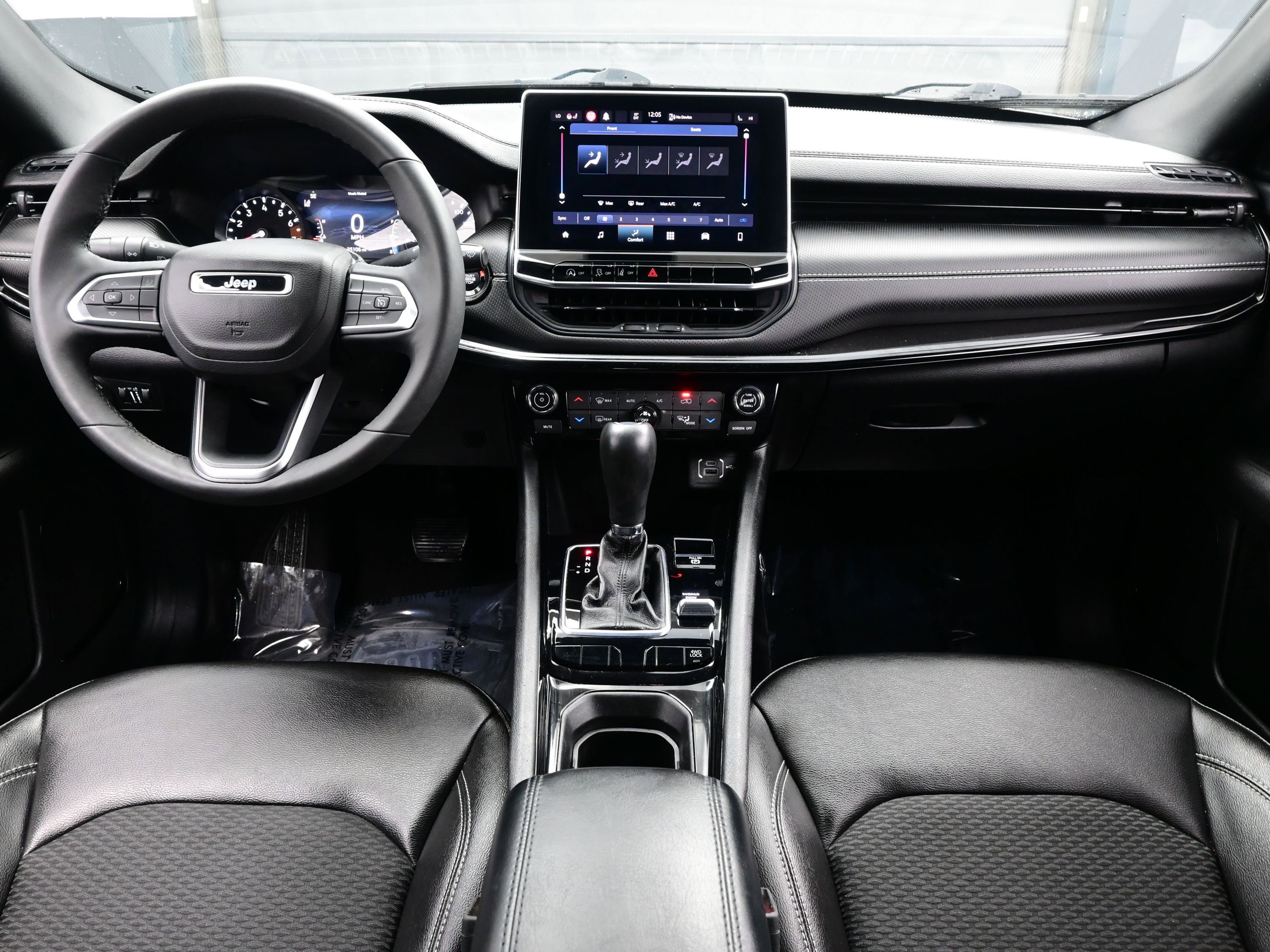 Used 2024 Jeep Compass Latitude w/ Convenience Group image 17