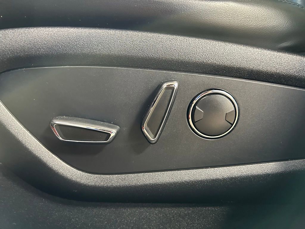 Used 2016 Lincoln MKX Select w/ Select Plus Package image 14