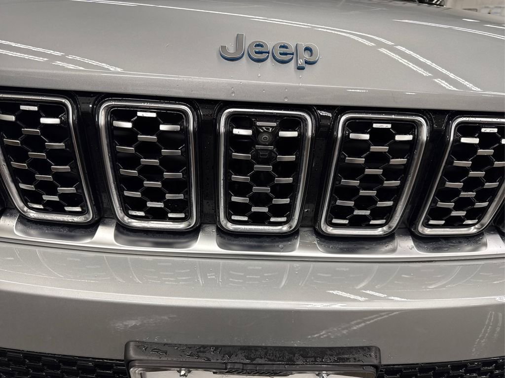 Used 2023 Jeep Grand Cherokee Summit image 17