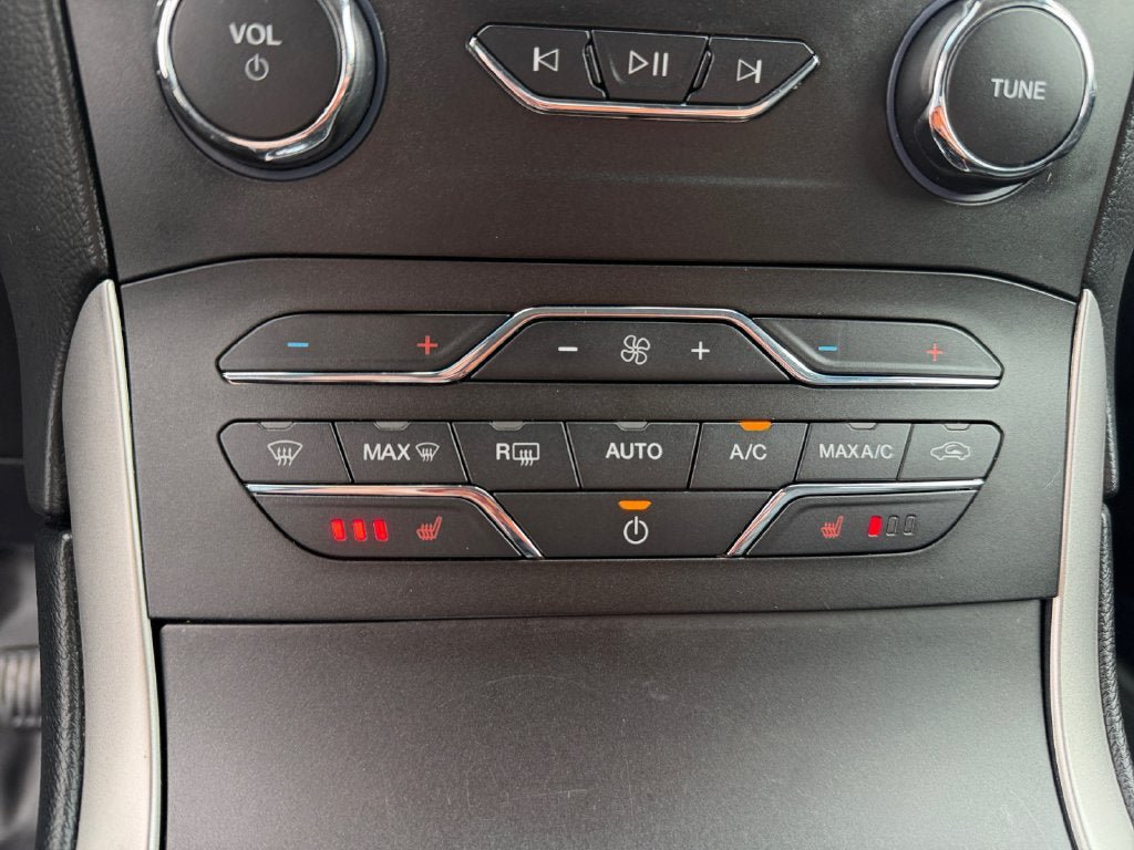 Used 2019 Ford Edge SEL w/ Equipment Group 201A AWD/4WD image 33
