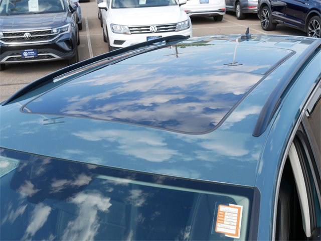 Used 2021 Volkswagen Tiguan SE image 11