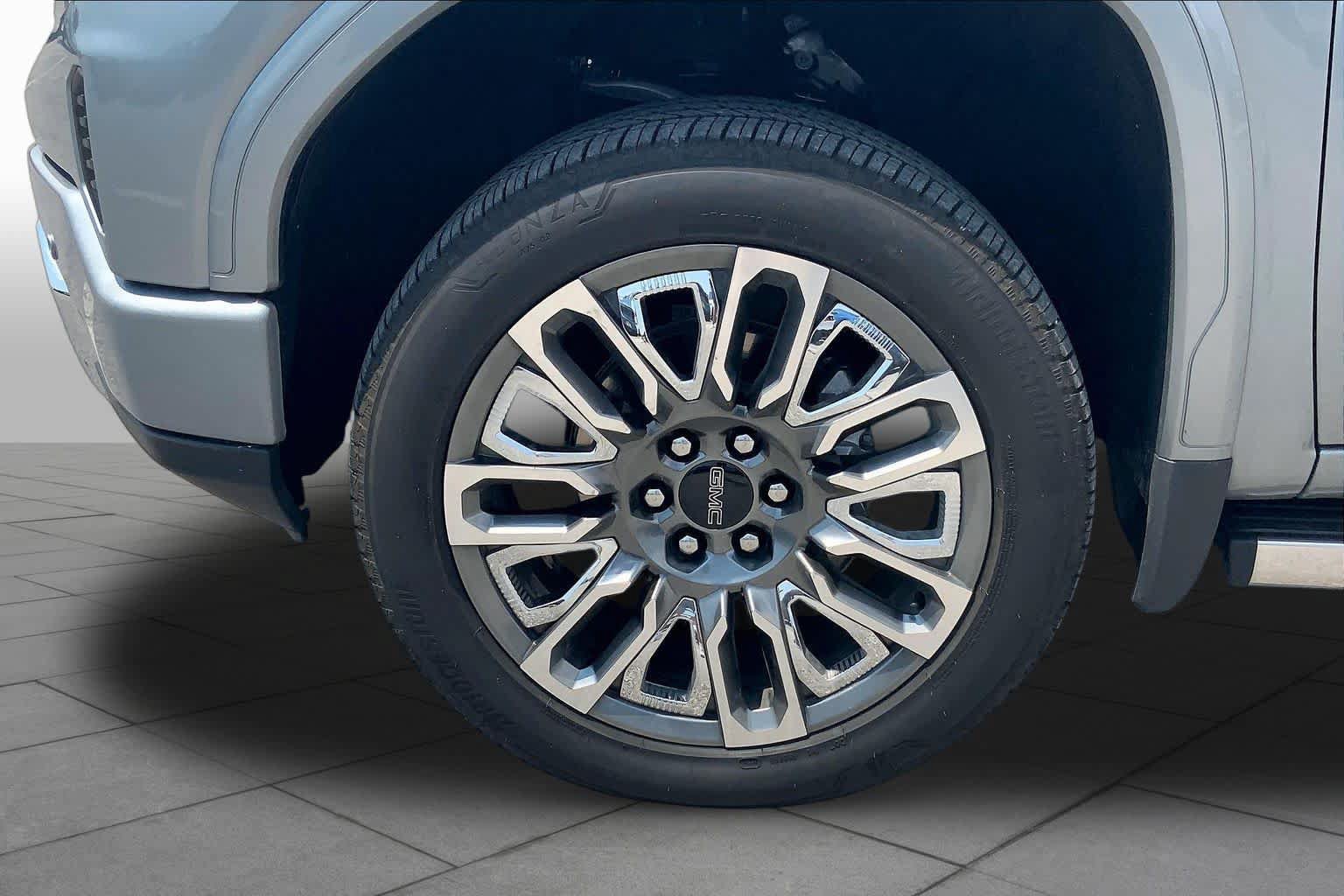 Used 2025 GMC Sierra 1500 Denali Ultimate AWD/4WD image 11
