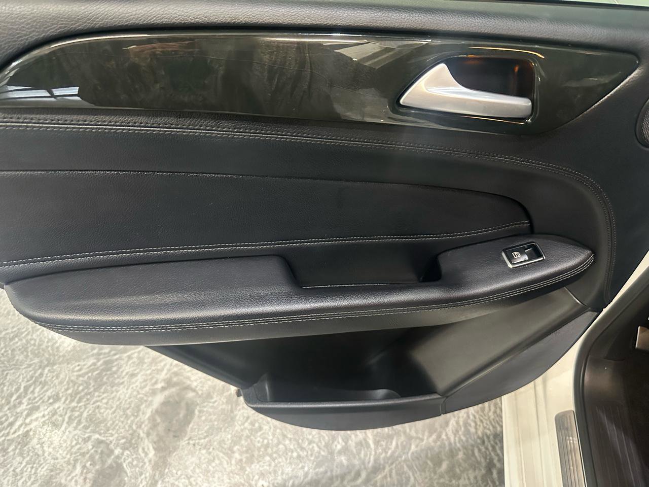 Used 2018 Mercedes-Benz GLE 43 AMG 4MATIC w/ Night Package image 11
