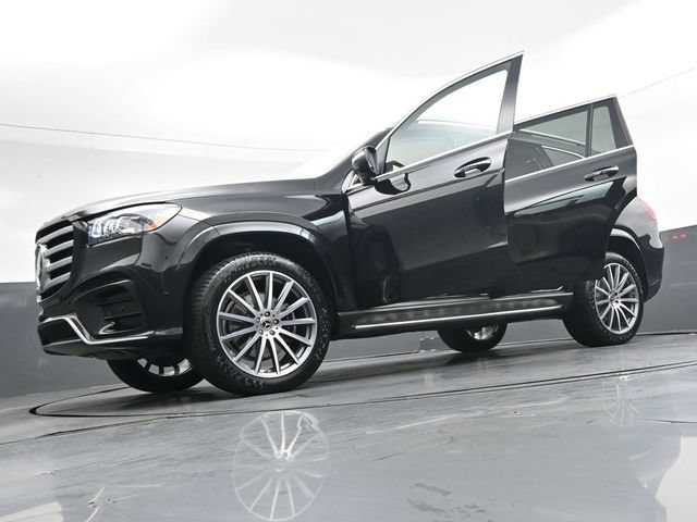Used 2026 Mercedes-Benz GLS 450 4MATIC image 44