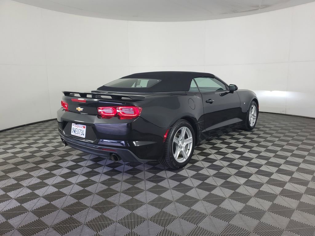 Used 2023 Chevrolet Camaro LT RWD image 4
