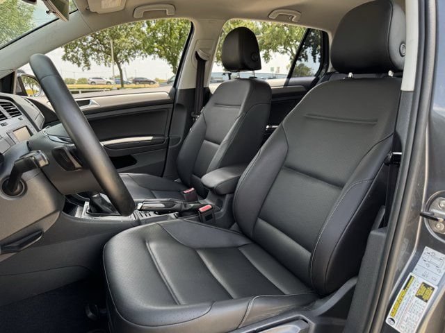 Used 2017 Volkswagen Golf SE FWD image 25