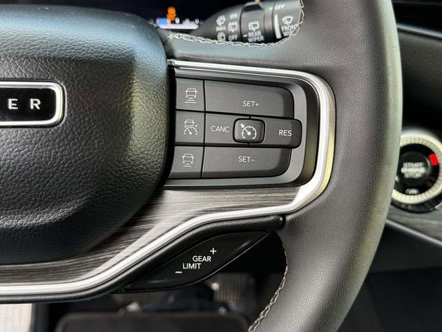 Used 2024 Jeep Wagoneer L Series II w/ Flexible Seating Group image 19