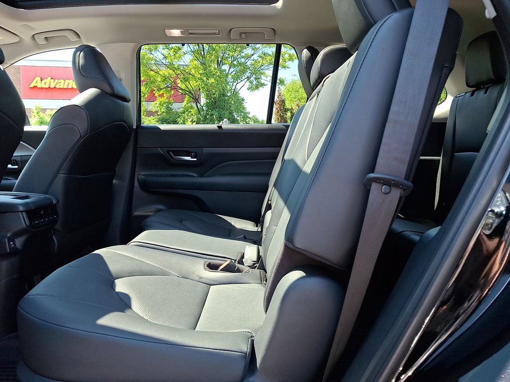 Certified 2025 Toyota Grand Highlander AWD image 10