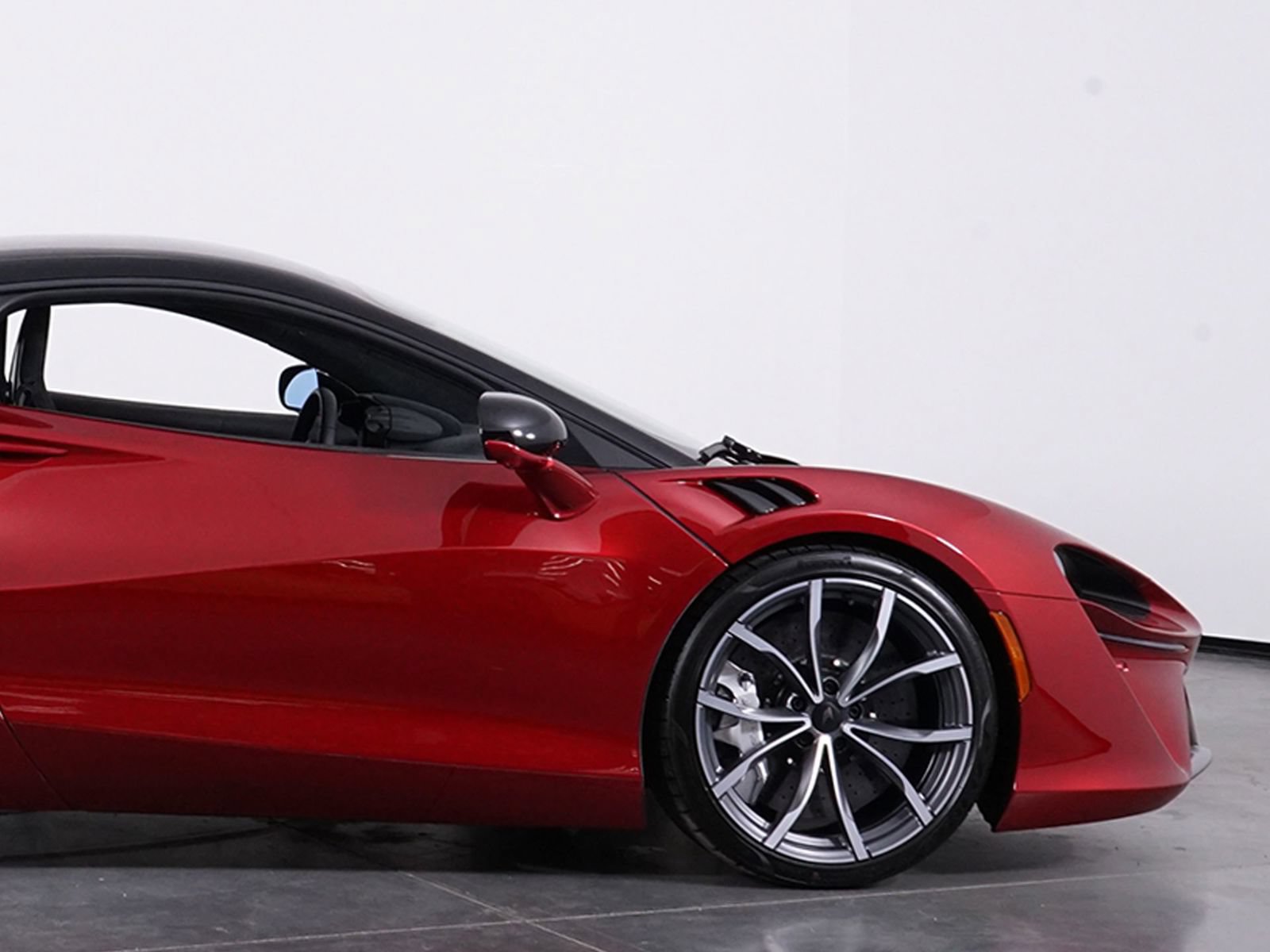 New 2026 McLaren Artura RWD image 15