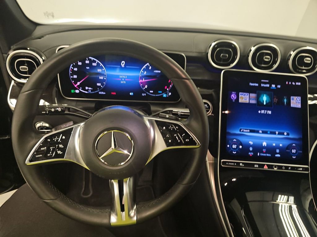 Used 2025 Mercedes-Benz GLC 300 image 9