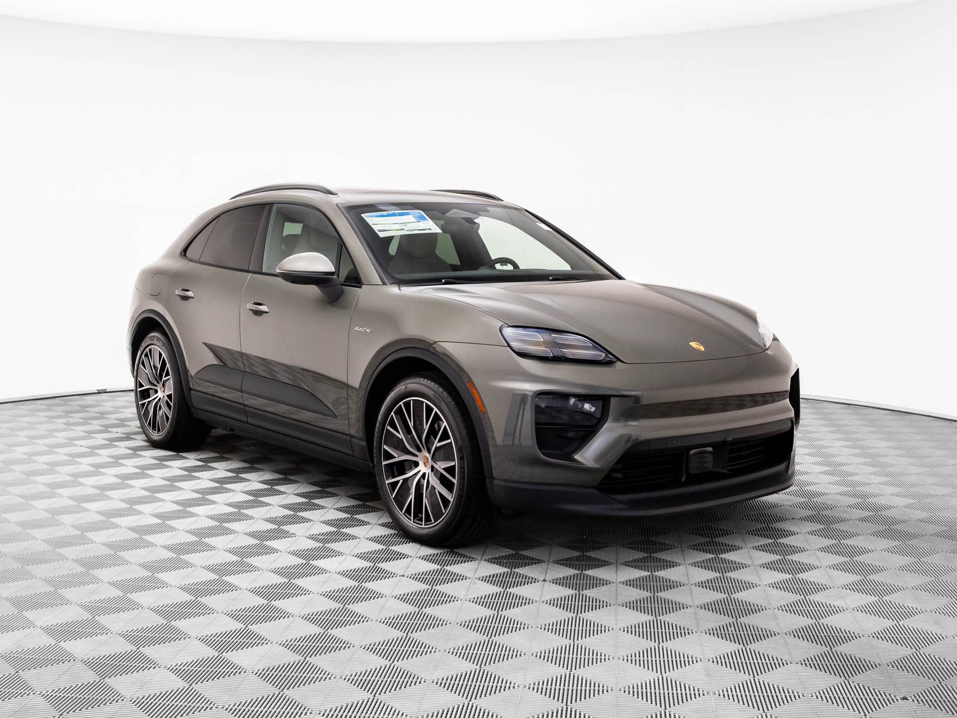 New 2025 Porsche Macan 4 Electric image 6
