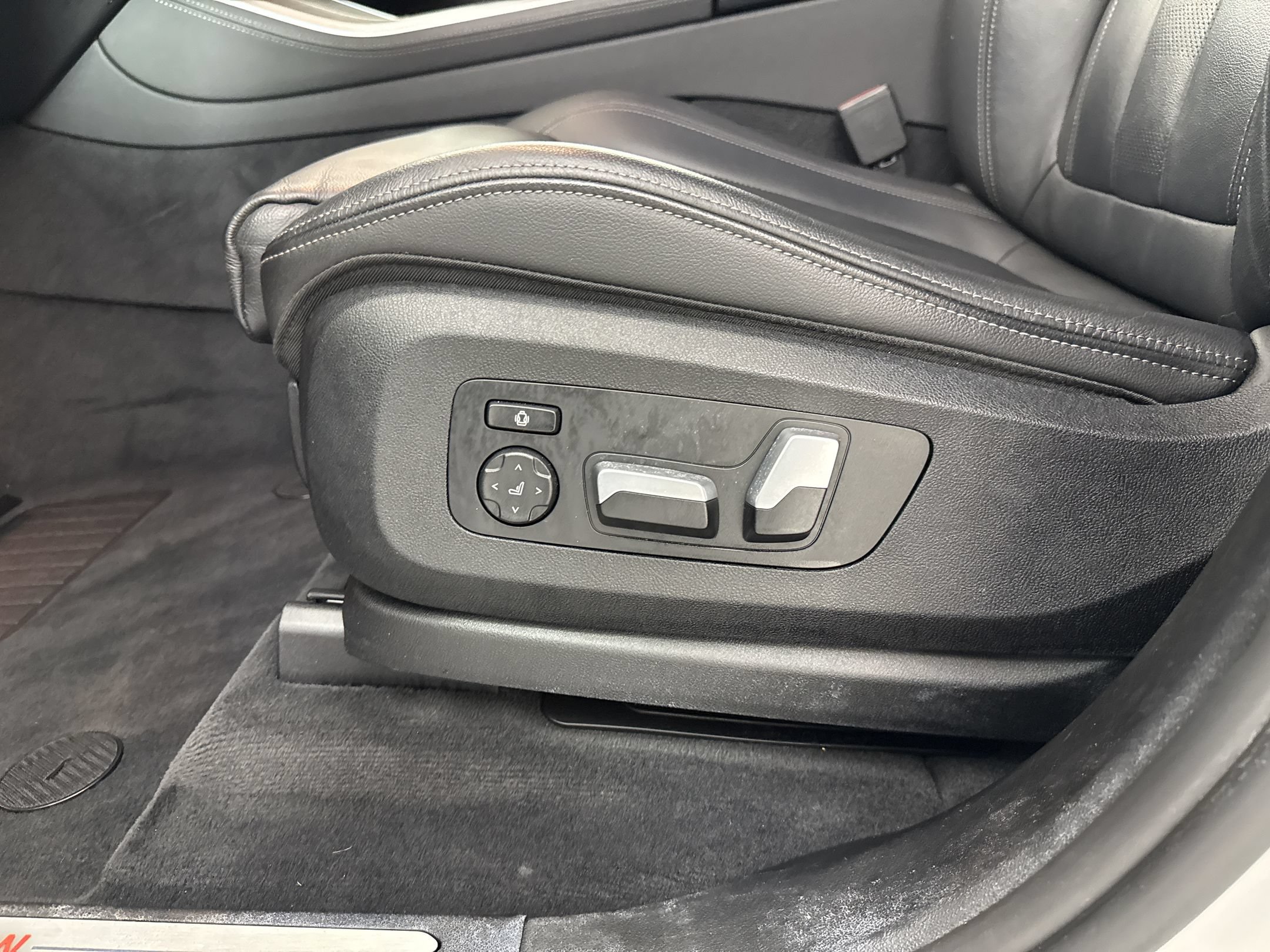 Used 2020 BMW X5 xDrive40i w/ Convenience Package AWD/4WD image 15