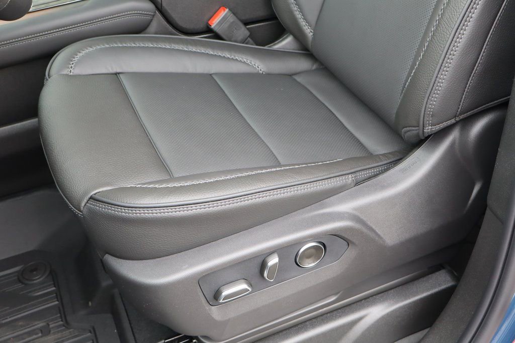 New 2026 GMC Yukon XL Denali w/ LPO, Floor Liner Package AWD/4WD image 12
