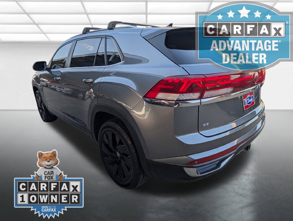 Used 2024 Volkswagen Atlas Cross Sport SE w/ Panoramic Sunroof Package FWD image 2