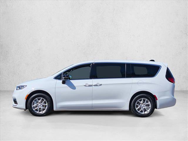 New 2026 Chrysler Pacifica Select image 10