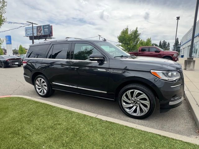 Used 2023 Lincoln Navigator Reserve AWD/4WD image 8