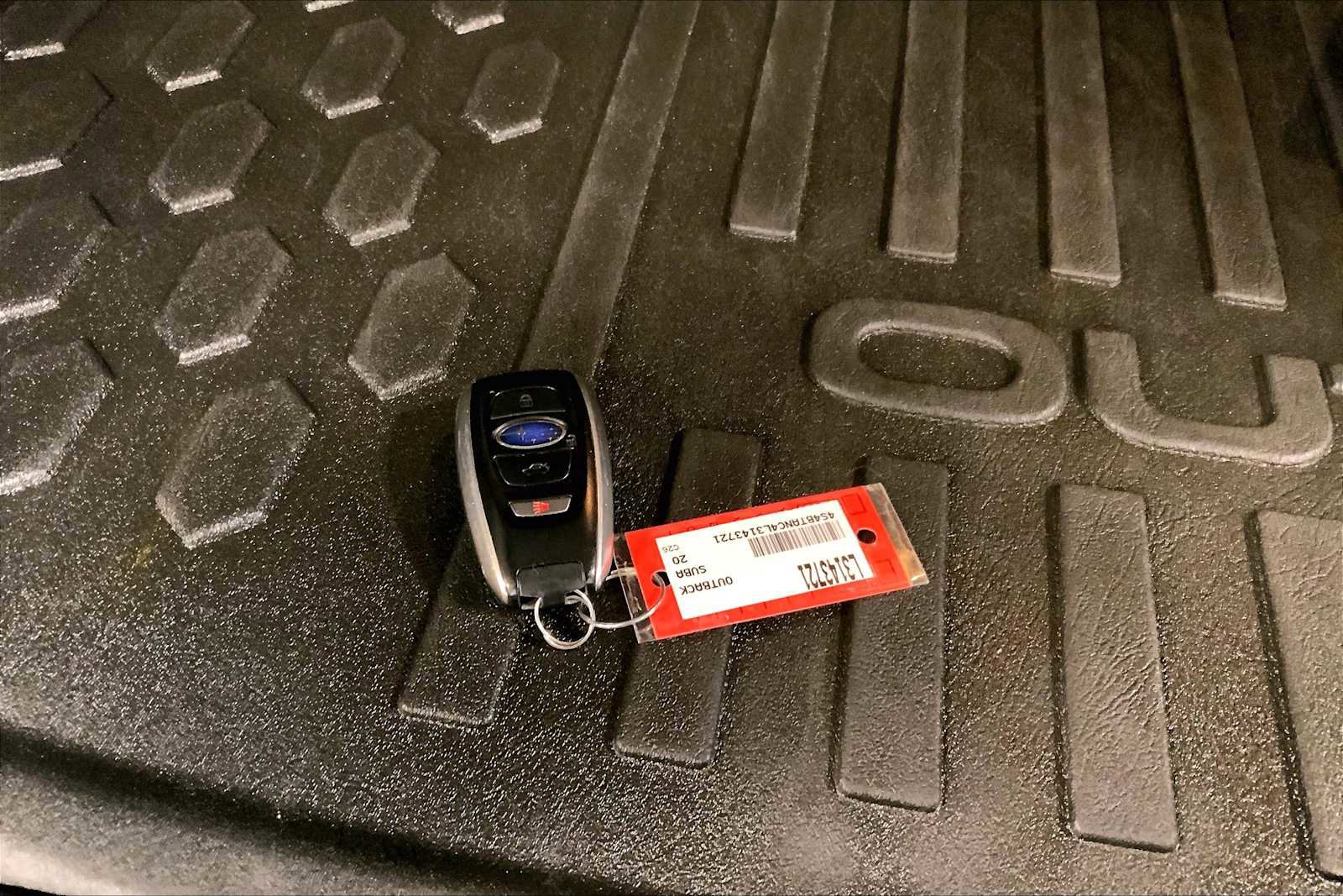 Used 2020 Subaru Outback Limited image 14