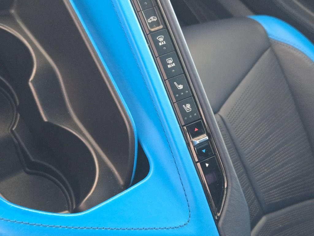 Used 2021 Chevrolet Corvette Stingray Premium Cpe w/ Z51 Performance Package RWD image 24