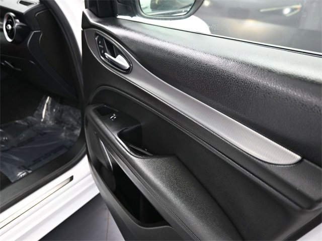 Used 2022 Alfa Romeo Stelvio Veloce image 40