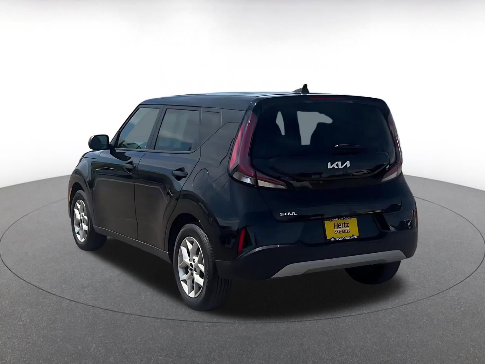 Used 2025 Kia Soul LX w/ LX Technology Package FWD image 11