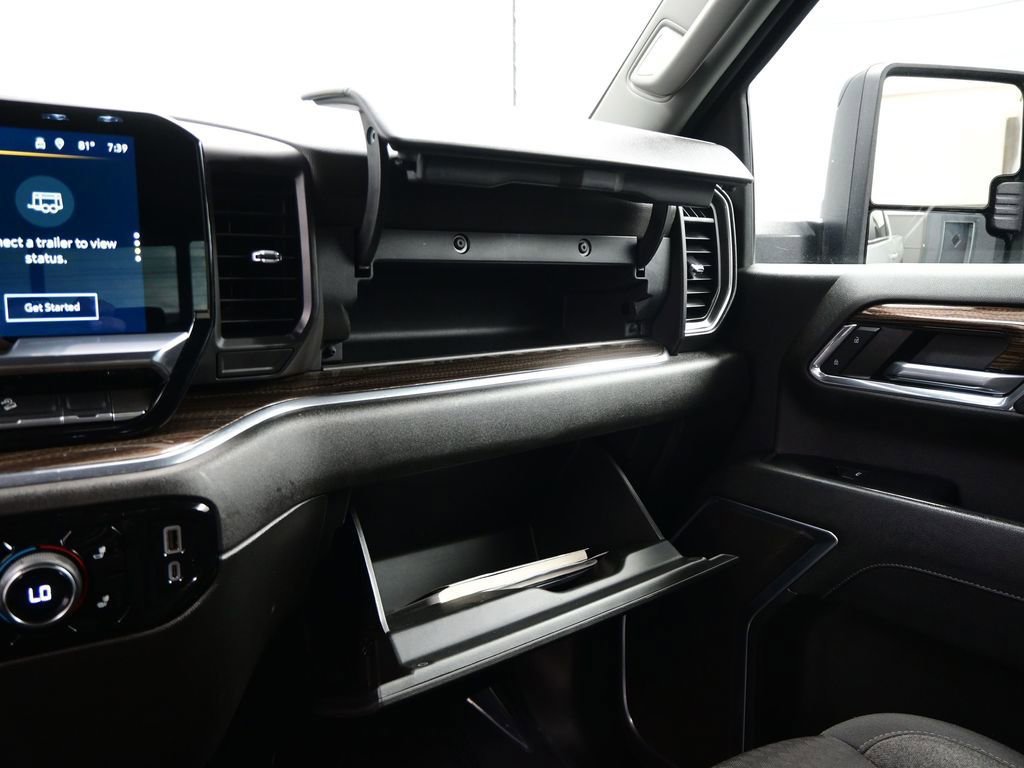 Used 2024 Chevrolet Silverado 2500 LT w/ Convenience Package image 24