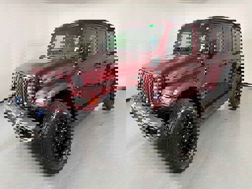 Used 2022 Jeep Wrangler Unlimited Sahara image 4