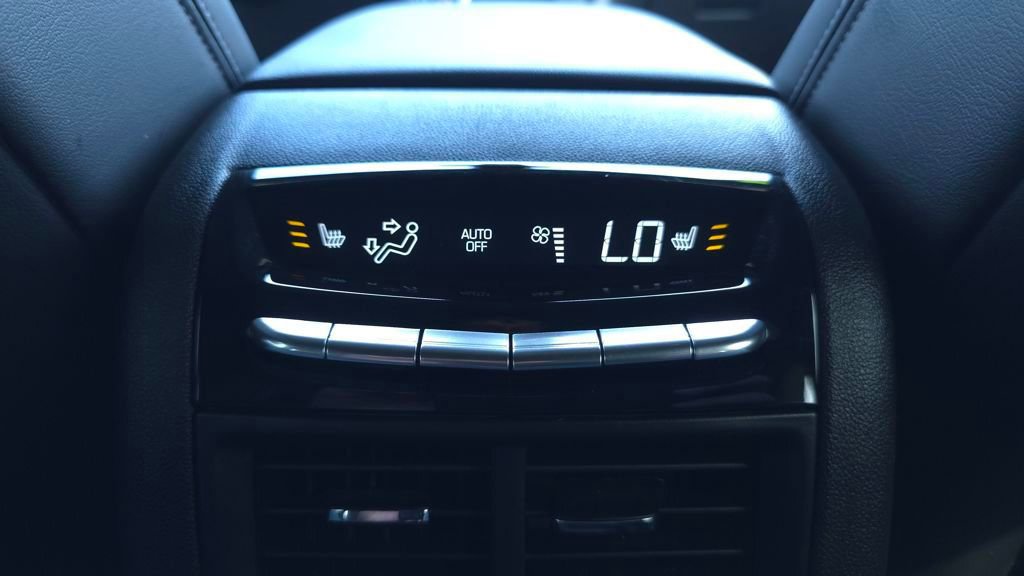 Used 2025 Cadillac XT5 Premium Luxury image 28