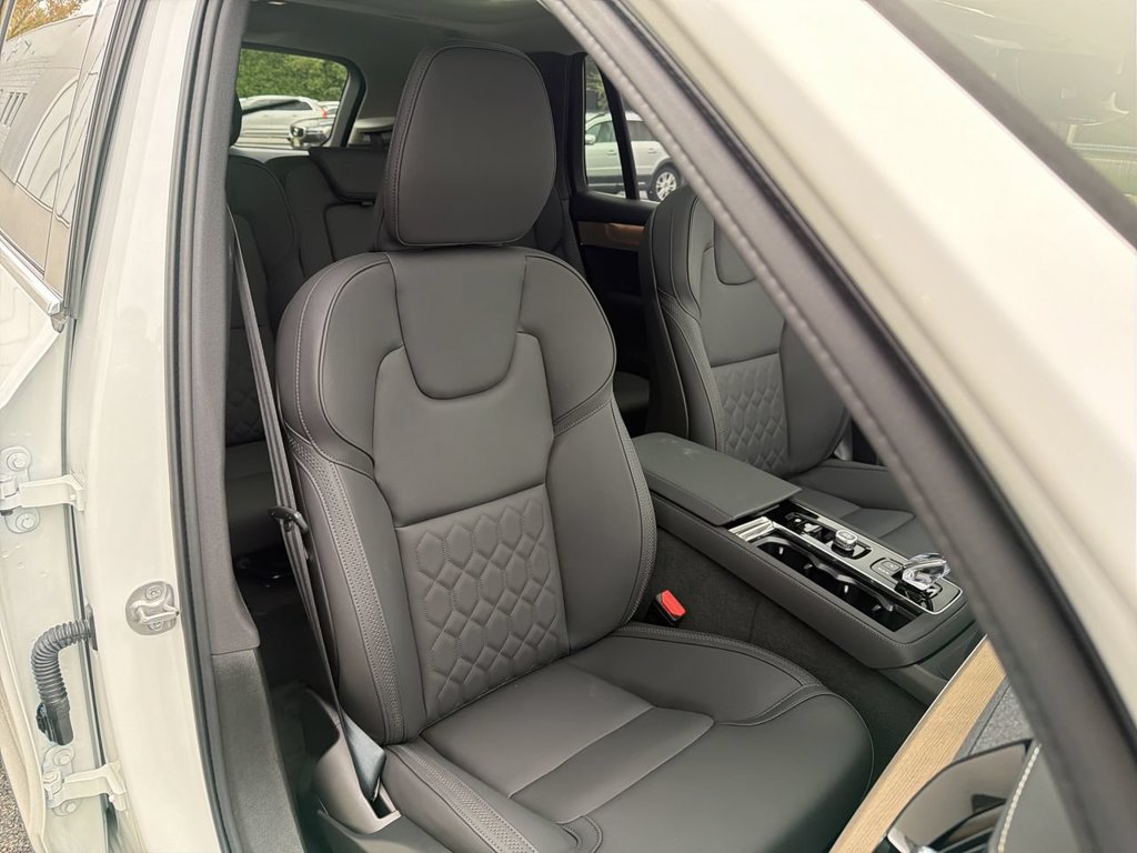 Certified 2026 Volvo XC90 B6 Plus AWD/4WD image 25
