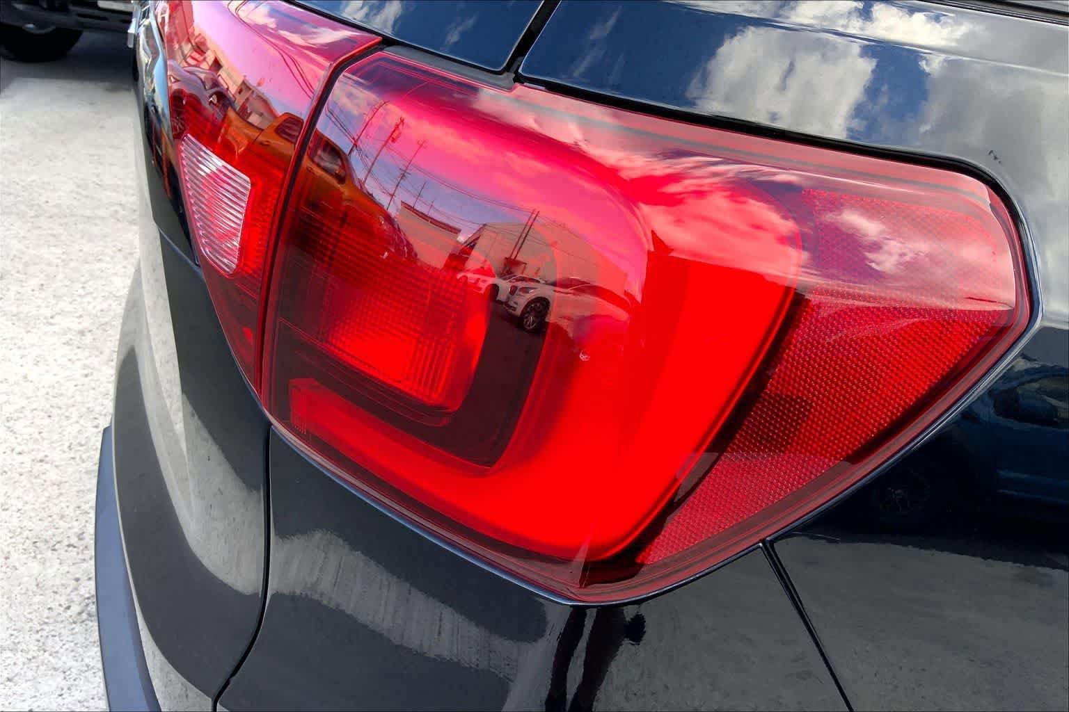 Used 2019 GMC Acadia SLT w/ Black Edition FWD image 33