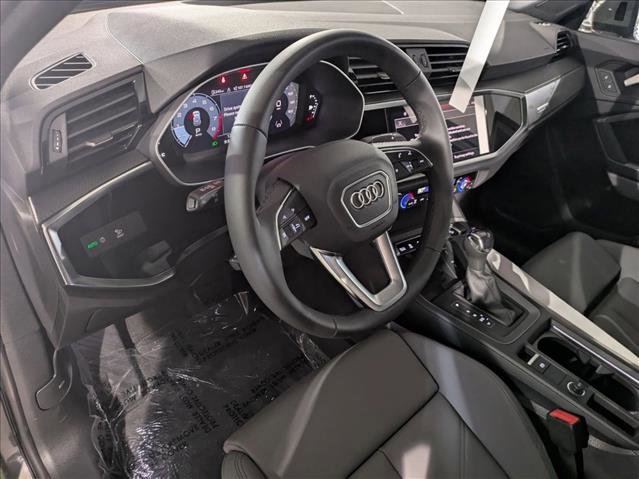 New 2025 Audi Q3 2.0T Premium image 3
