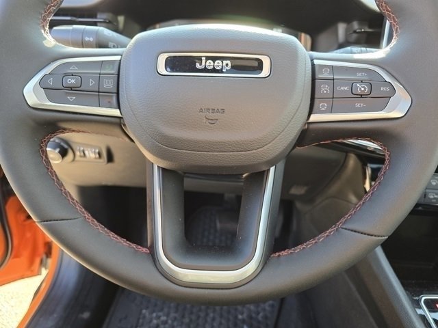 Used 2026 Jeep Compass Trailhawk w/ Sun, Sound & Navigation Group AWD/4WD image 40
