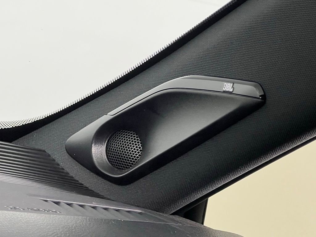 Used 2024 Toyota Venza Limited image 18