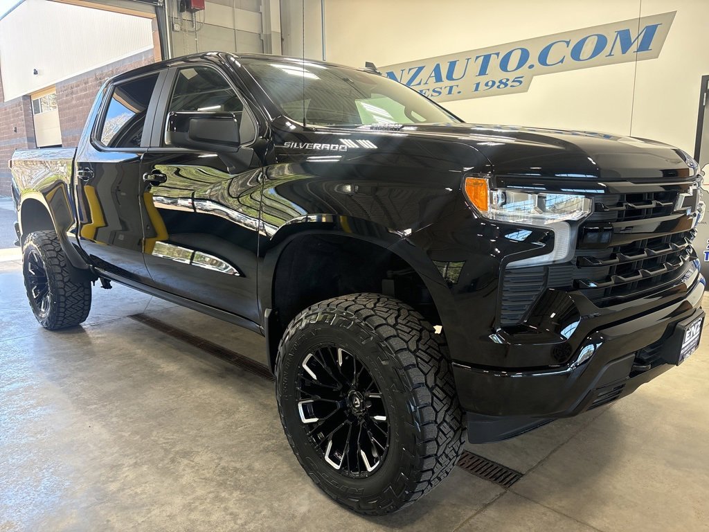 Used 2024 Chevrolet Silverado 1500 RST video 3