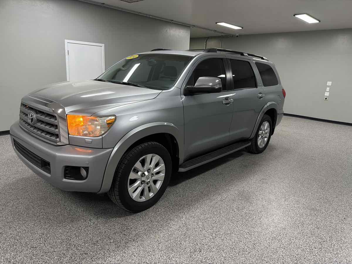 Used 2010 Toyota Sequoia Platinum RWD image 7