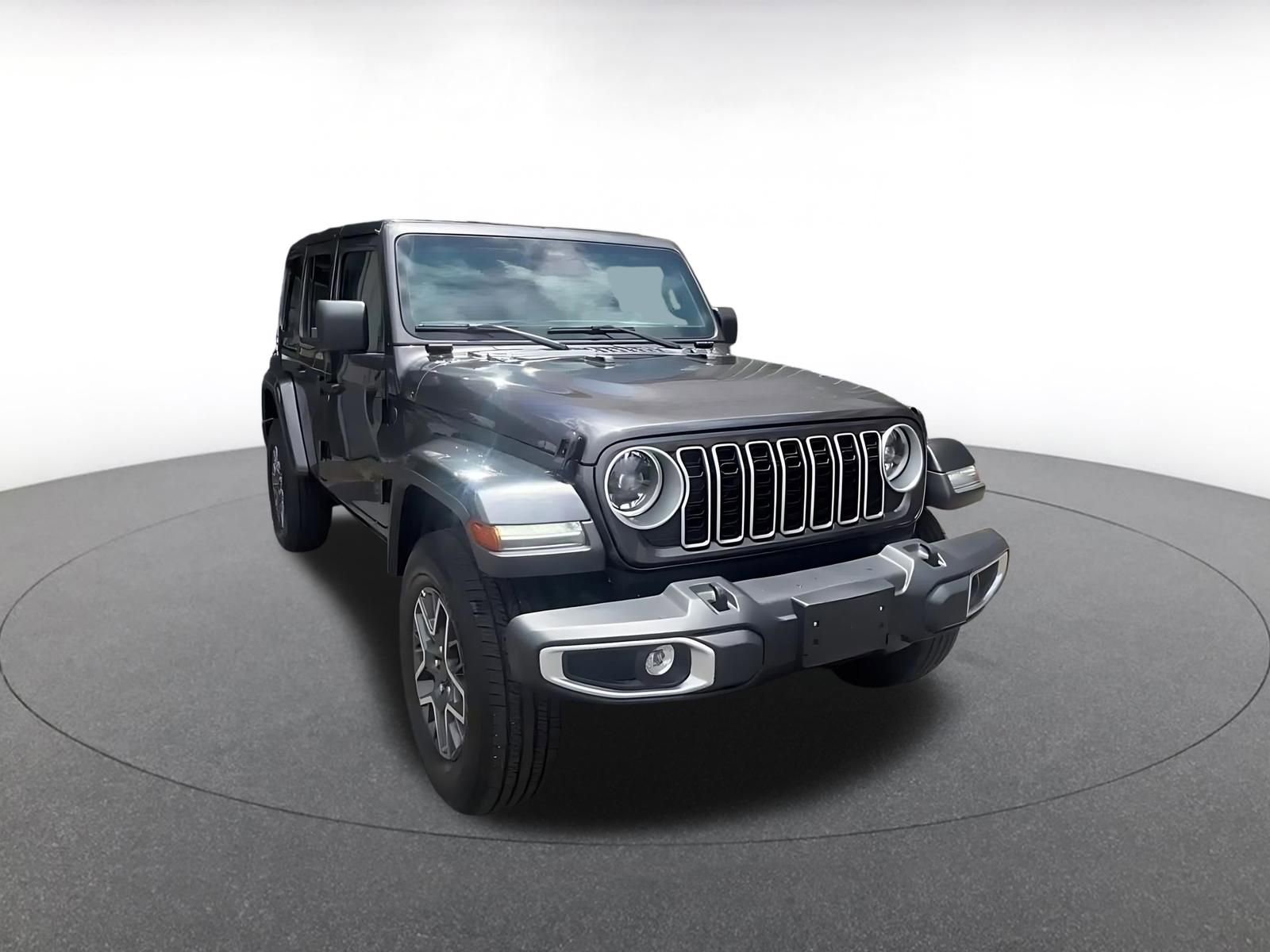 Used 2025 Jeep Wrangler Unlimited Sahara AWD/4WD image 3