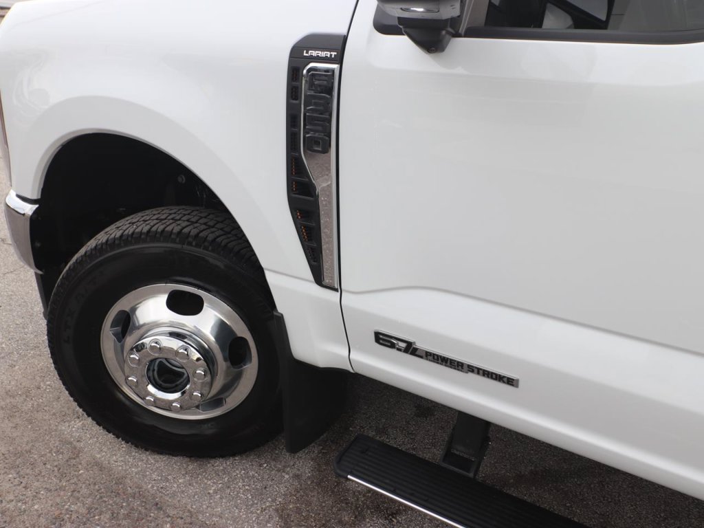 Used 2024 Ford F350 Lariat w/ Lariat Ultimate Package AWD/4WD image 3