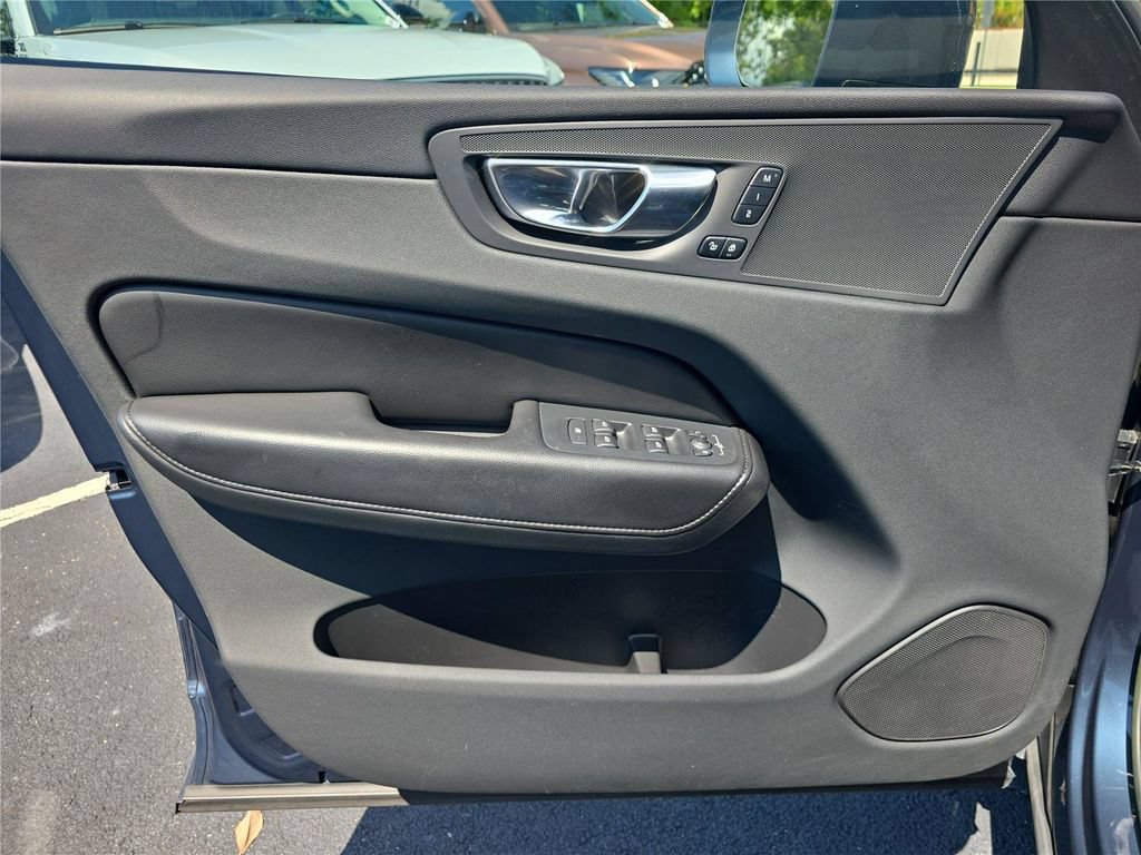 Used 2023 Volvo XC60 B5 Core w/ Climate Package FWD image 13