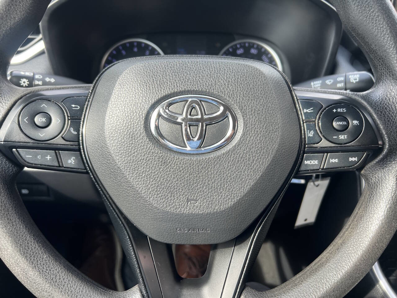 Used 2019 Toyota RAV4 LE w/ All Weather Liner Package AWD/4WD image 11