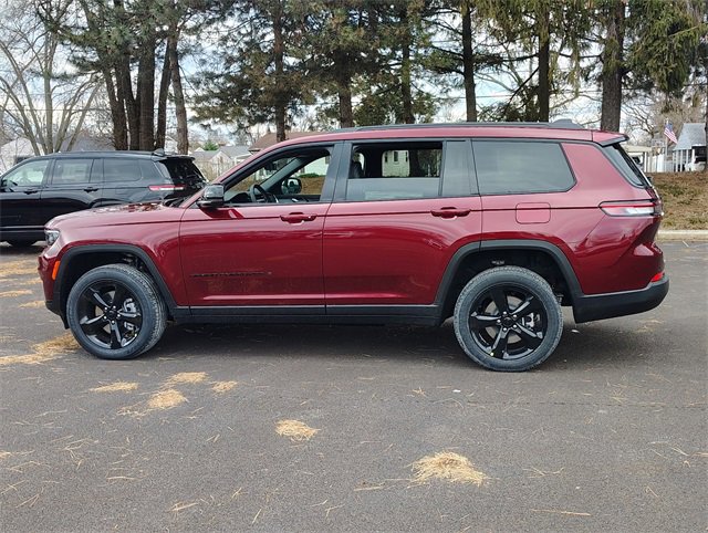 New 2025 Jeep Grand Cherokee L Laredo image 9