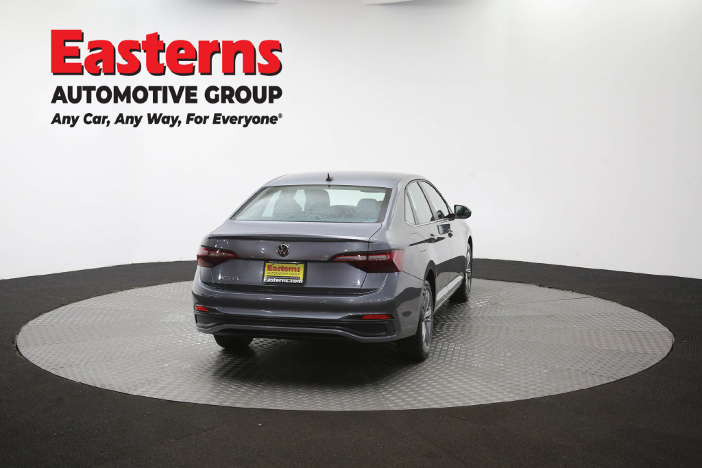 Used 2024 Volkswagen Jetta SE FWD image 40