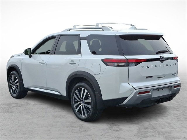 New 2025 Nissan Pathfinder Platinum w/ Cargo Package image 3